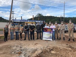 Caminhoneiros ganham kits de higienização pessoal, em combate ao Coronavírus